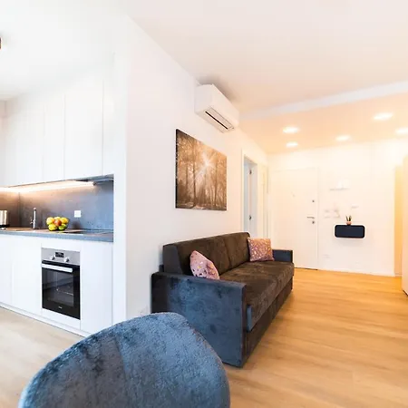 Citypointapartments- Theatre Apartment *
